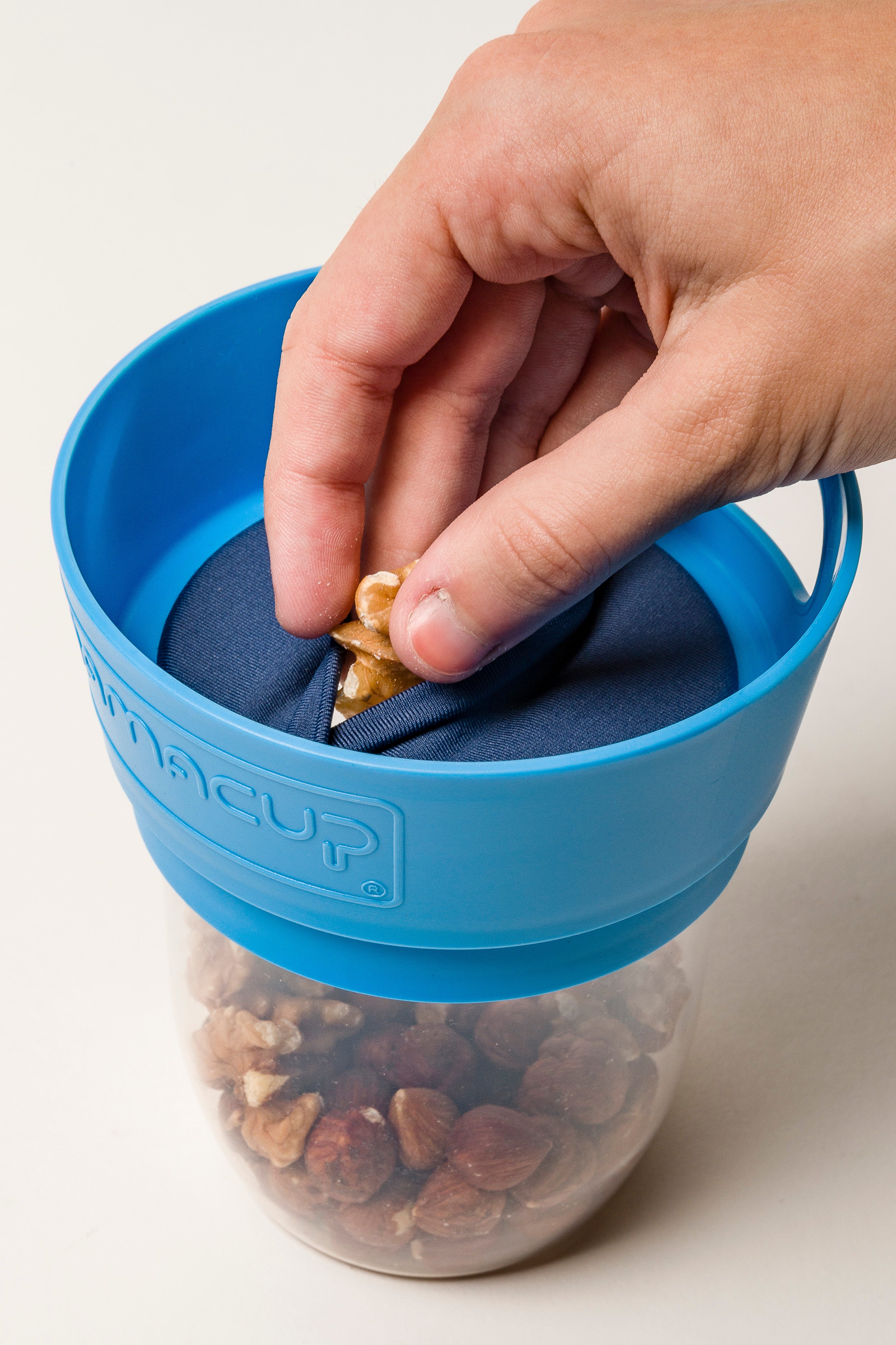 MamaCup - Nádoba na snack modrá